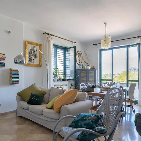 Surya Homestay szállás *